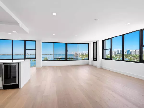 770 S PALM AVE #604, Sarasota, FL 34236