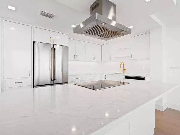 770 S PALM AVE #604, Sarasota, FL 34236