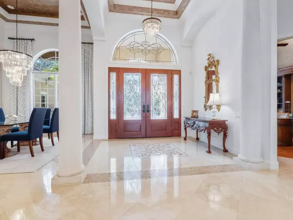 4085 FOUNDERS CLUB DR, Sarasota, FL 34240