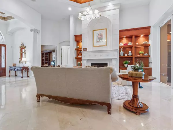 4085 FOUNDERS CLUB DR, Sarasota, FL 34240