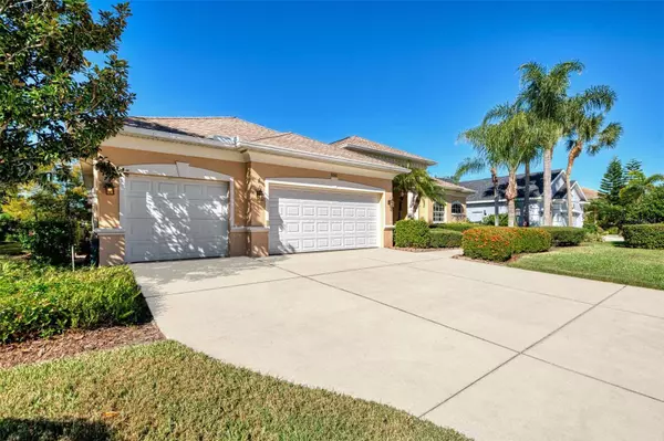 6610 COOPERS HAWK CT, Lakewood Ranch, FL 34202