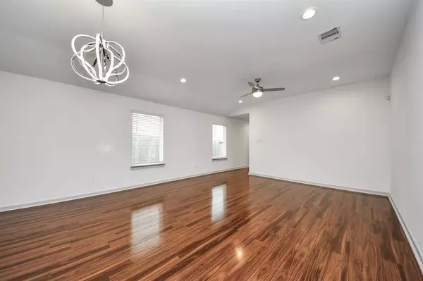 2906 Chase Cross LN, Houston, TX 77047