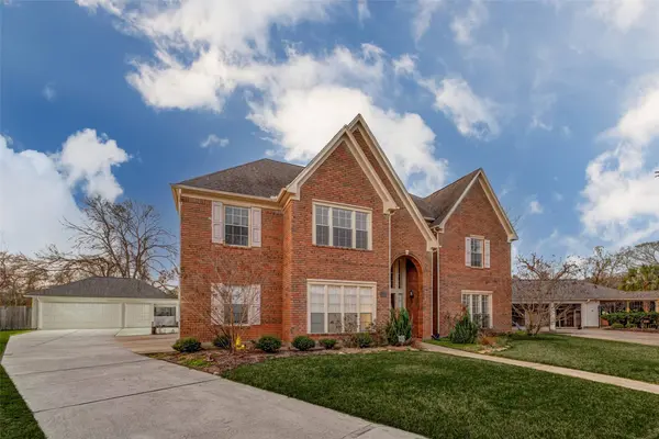 19 Wickham CT, Sugar Land, TX 77479