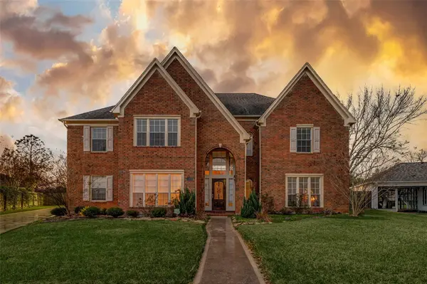 19 Wickham CT, Sugar Land, TX 77479