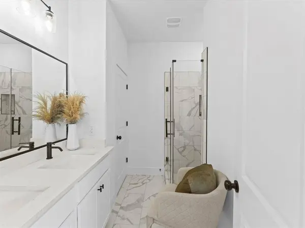 1448 Dewalt ST, Houston, TX 77088