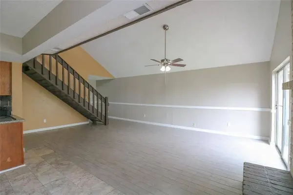 6111 Briar Glade DR, Houston, TX 77072