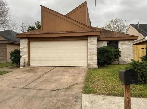 6111 Briar Glade DR, Houston, TX 77072