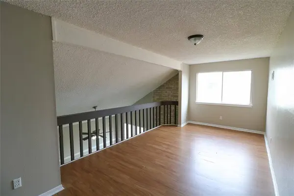 6111 Briar Glade DR, Houston, TX 77072