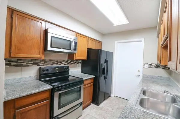6111 Briar Glade DR, Houston, TX 77072