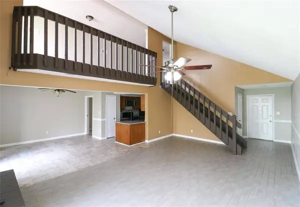 6111 Briar Glade DR, Houston, TX 77072