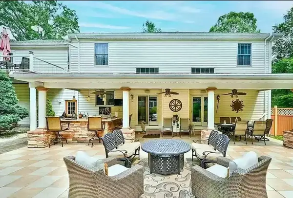 5238 Hilltop Cir, East Stroudsburg, PA 18301-9373