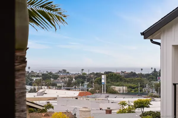 3985 Syme Dr, Carlsbad, CA 92008-3569