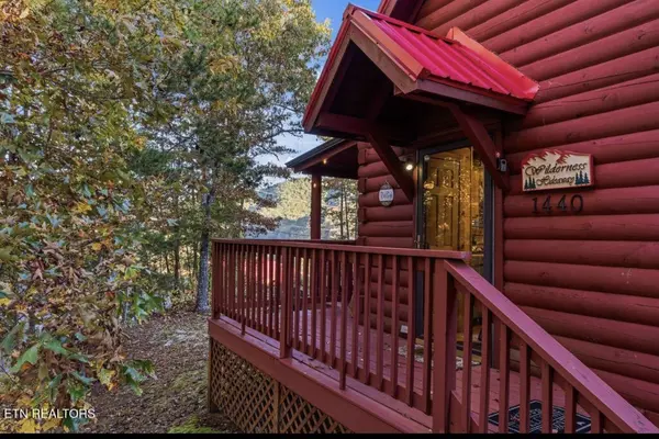 1440 Red Cedar Way, Sevierville, TN 37876-6577