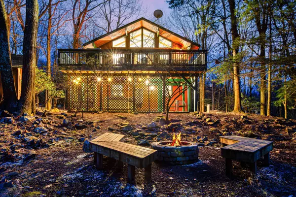 33 Skye DR Drive, Lake Harmony, PA 18624