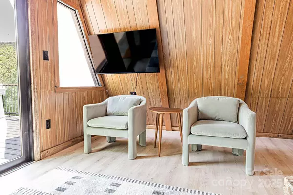 826 Shumont RD, Black Mountain, NC 28711