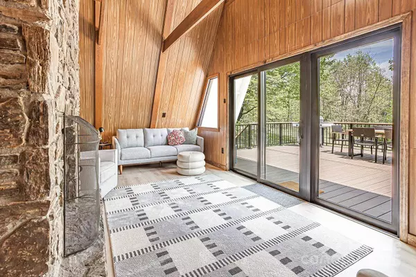 826 Shumont RD, Black Mountain, NC 28711