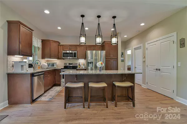 81 Mountain Falls TRL, Black Mountain, NC 28711