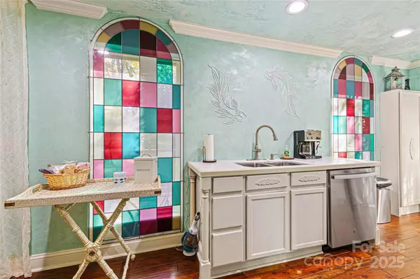 21 Christy LN, Maggie Valley, NC 28751