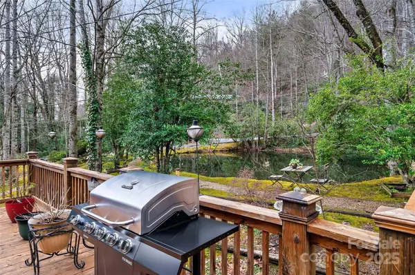 21 Christy LN, Maggie Valley, NC 28751