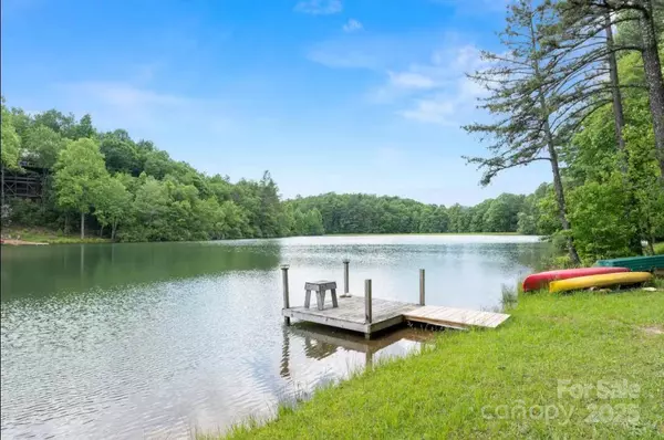 37 Poplar DR, Rosman, NC 28772