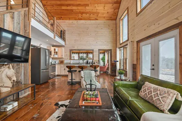 663 Sterling RD, Sterling, PA 18463