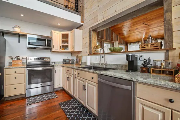 663 Sterling RD, Sterling, PA 18463