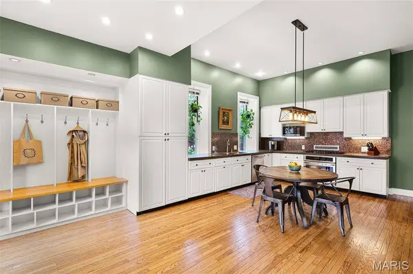 1833 S 8th, St Louis, MO 63104