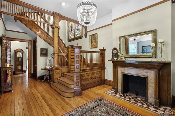 1833 S 8th, St Louis, MO 63104