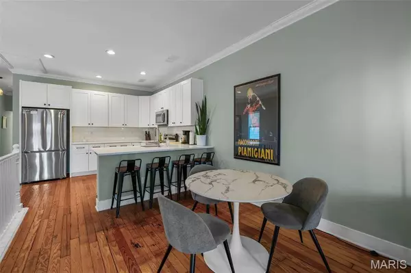 1711 Marconi AVE, St Louis, MO 63110