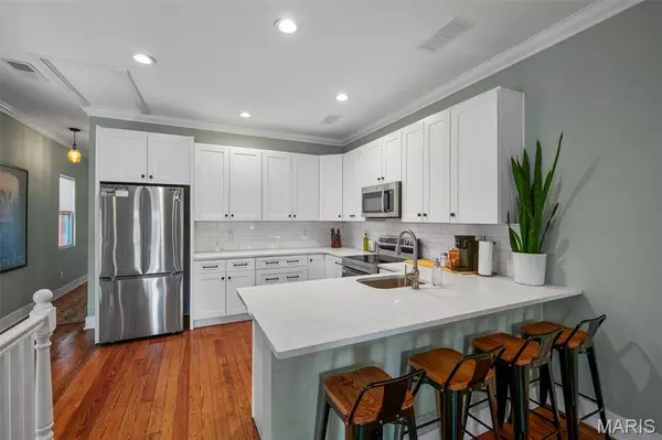 1711 Marconi AVE, St Louis, MO 63110