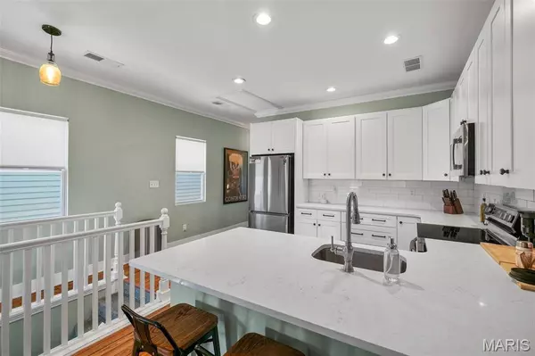 1711 Marconi AVE, St Louis, MO 63110