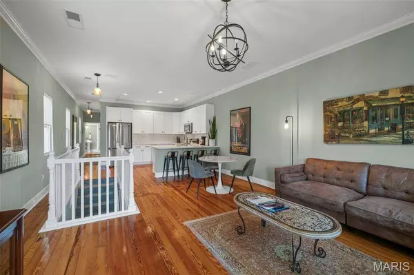 1711 Marconi AVE, St Louis, MO 63110