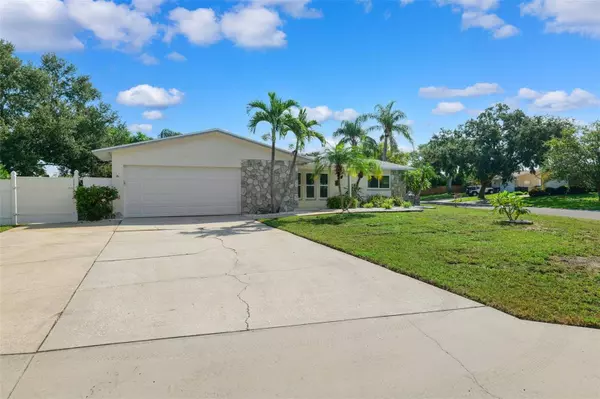 13951 87TH AVE, Seminole, FL 33776