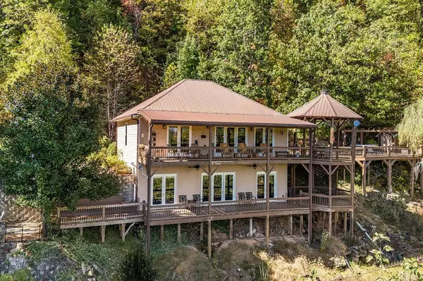 2076 Fontana Road, Bryson City, NC 28713