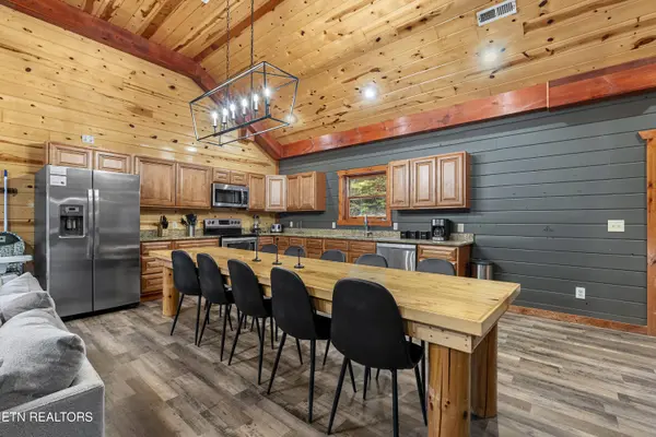 1628 Barn Door LN, Sevierville, TN 37862