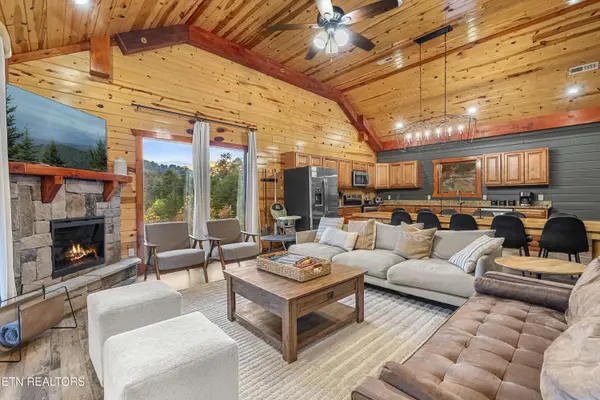 1628 Barn Door LN, Sevierville, TN 37862