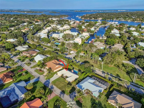 3804 SE Fairway  E, Stuart, FL 34997