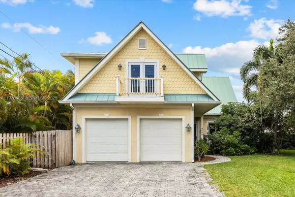 9066 SE Athena St, Hobe Sound, FL 33455