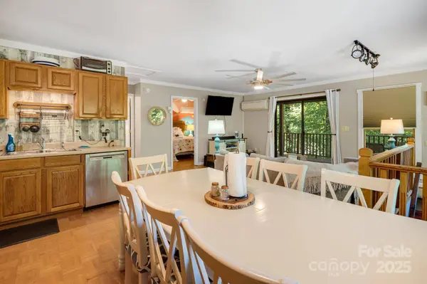 37 Poplar DR, Rosman, NC 28772