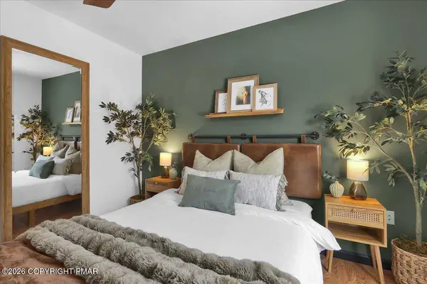 294 Stillwater DR, Pocono Summit, PA 18346