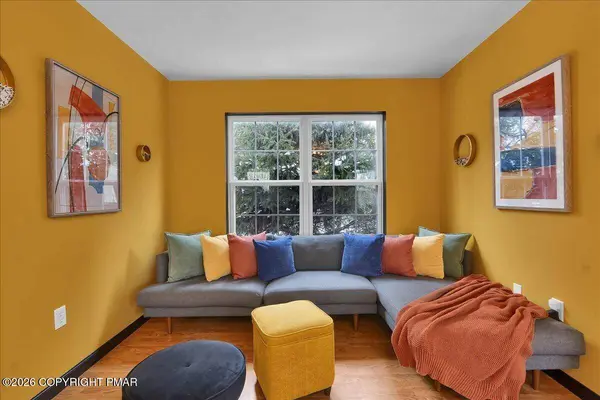 294 Stillwater DR, Pocono Summit, PA 18346