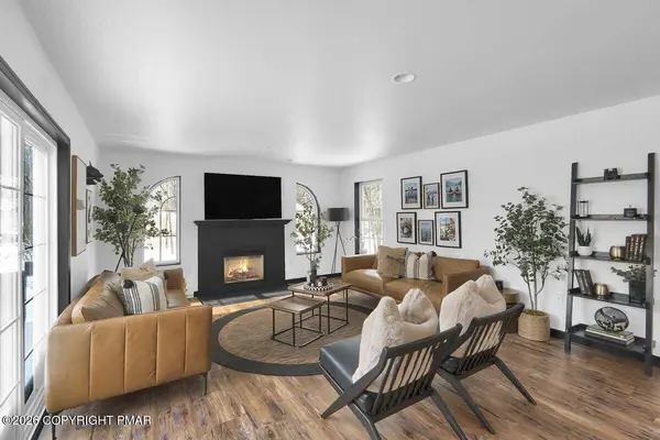 294 Stillwater DR, Pocono Summit, PA 18346