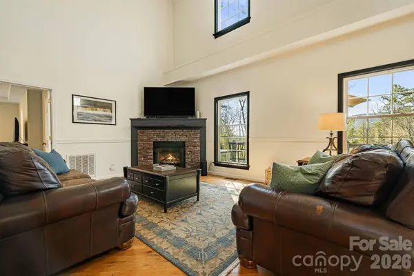 299 Lookout DR, Pisgah Forest, NC 28768