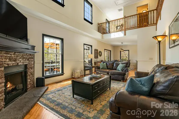 299 Lookout DR, Pisgah Forest, NC 28768