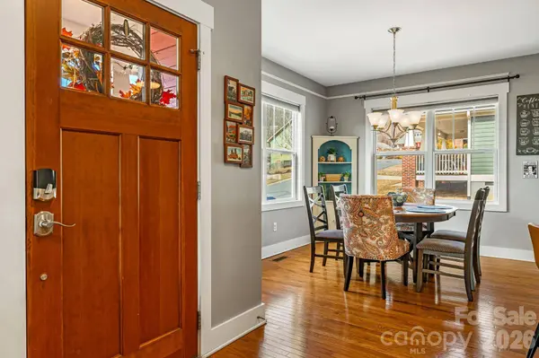 17 Byrdcliffe LN, Asheville, NC 28805