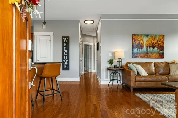 17 Byrdcliffe LN, Asheville, NC 28805