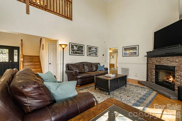 299 Lookout DR, Pisgah Forest, NC 28768