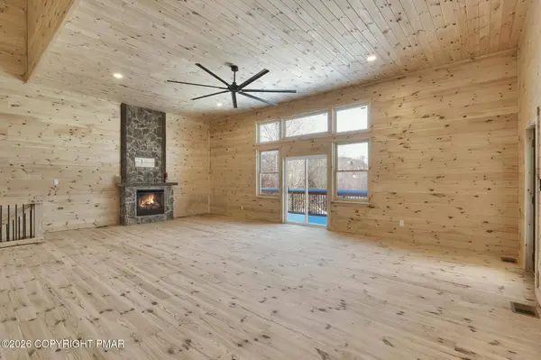 219 Petrarch TRL, Albrightsville, PA 18210