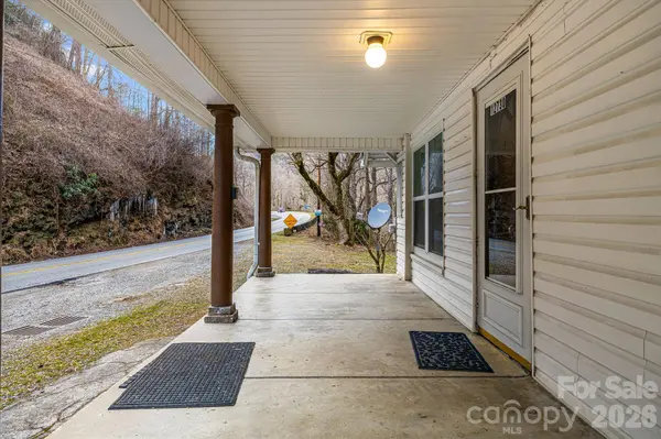 12730 Hwy 19 W None, Bryson City, NC 28713