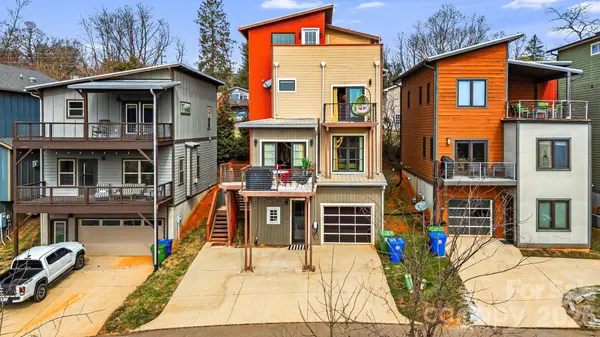 26 Upstream WAY, Asheville, NC 28806
